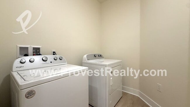 Building Photo - 11404 Poppy Rd