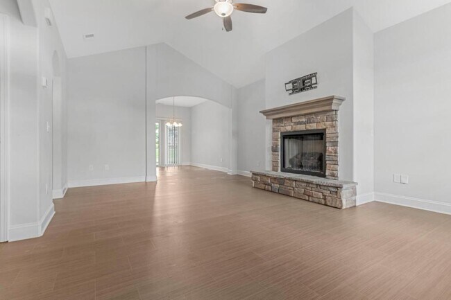 Building Photo - 2319 Davenport Ct