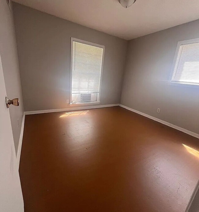 Building Photo - "Charming 3-Bedroom Memphis Home with 5 Half Baths – Perfect for Entertaining!"