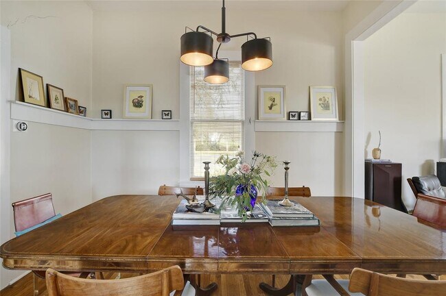 Building Photo - 221 N Johnson Ave