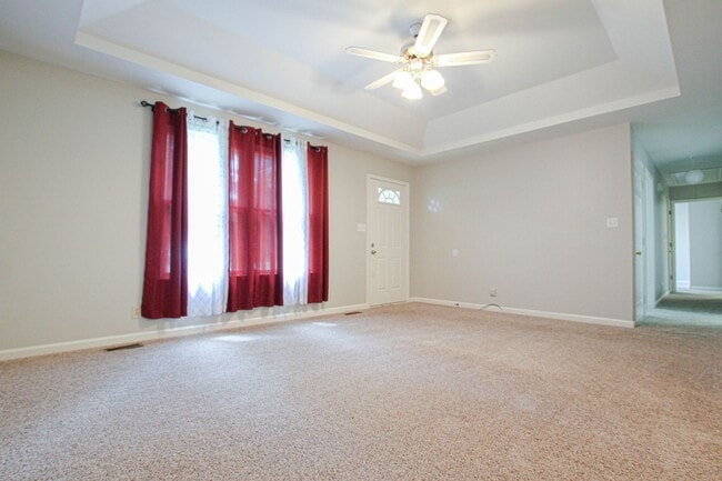 Building Photo - Pet Friendly Three Bedroom with Unfinished Basement!