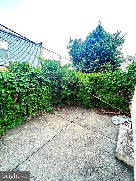 Building Photo - 1808 Vineyard St