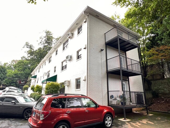 Building Photo - 1BR w Porch - Moments from Piedmont Park