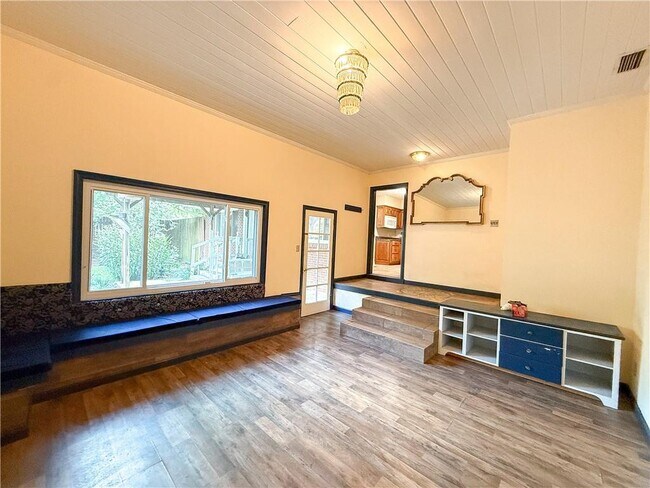 Building Photo - 2772 N Grafhill Dr