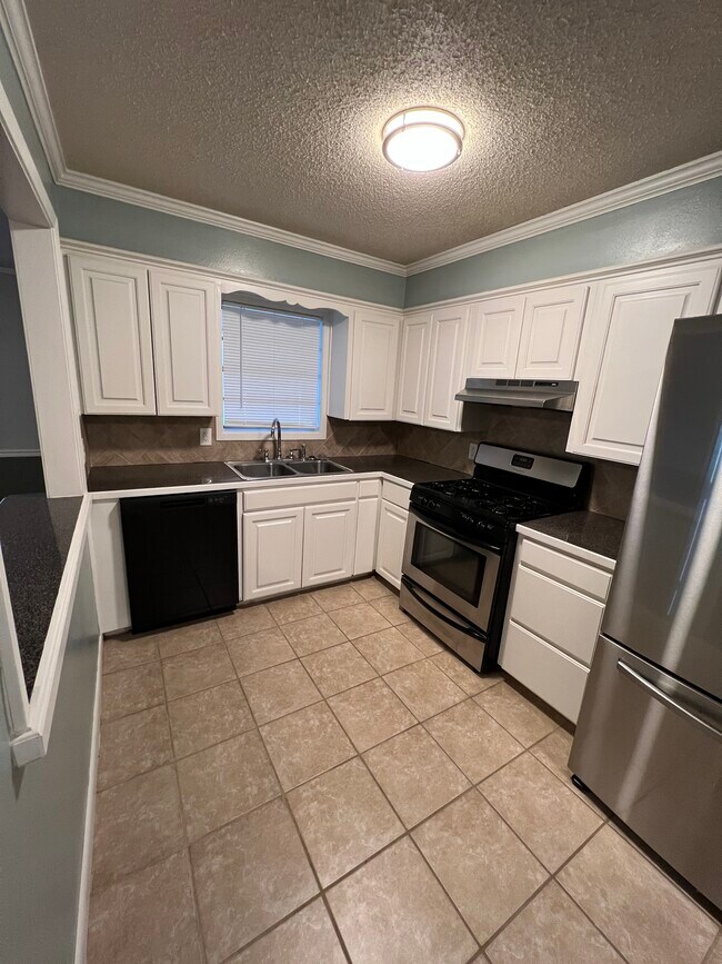 Building Photo - 119 Fairlane Dr