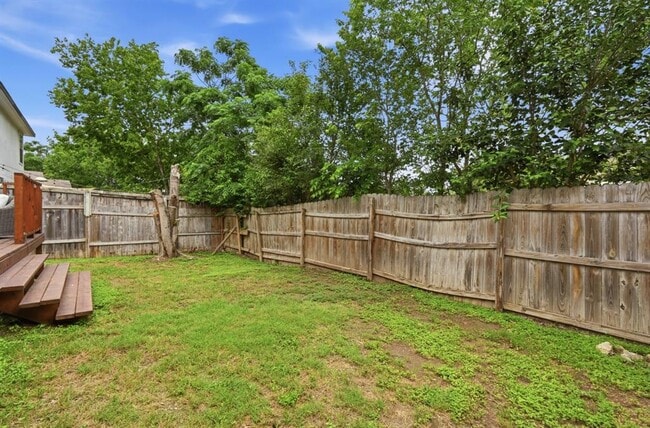 Building Photo - 1414 Strickland Dr