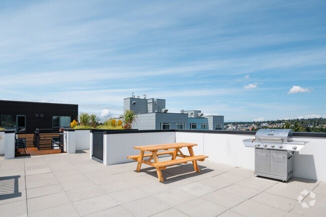 Building Photo - 3221292