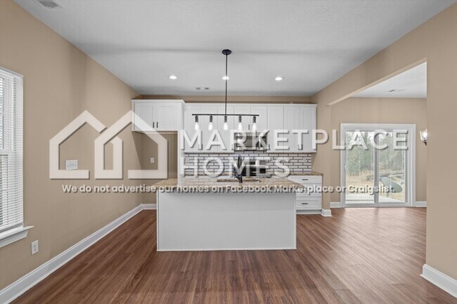 Building Photo - 108 James St