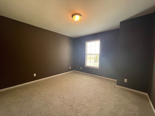Building Photo - Home For Rent Papillion