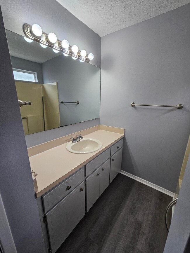 Building Photo - 3026 Yorktown Cir