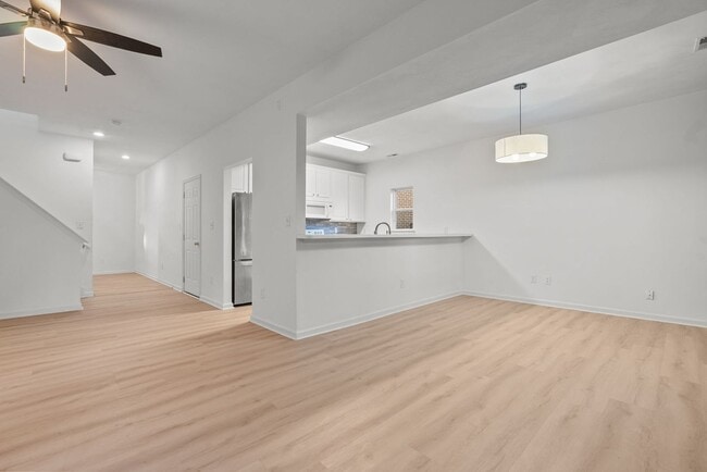 Building Photo - Modern Coastal Living in the Heart of Virginia Beach