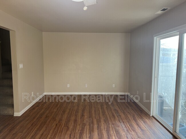 Building Photo - 1640 Winchester Dr