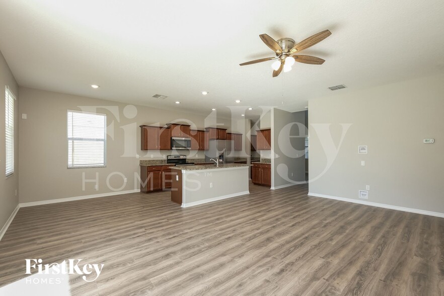 Building Photo - 10833 Kirkwall Port Dr