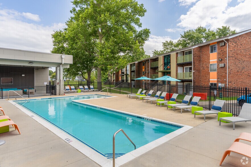 Pool - Thorn Flats