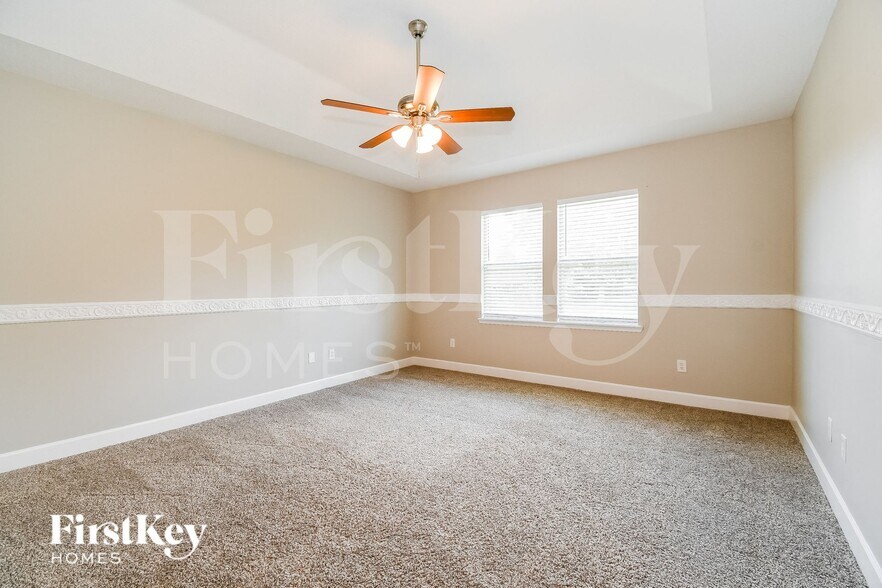 Building Photo - 2305 Yellow Jasmine Ln