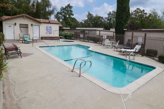 Building Photo - Downstairs 2-Bedroom Condo in Banning--55+ Gated Community!