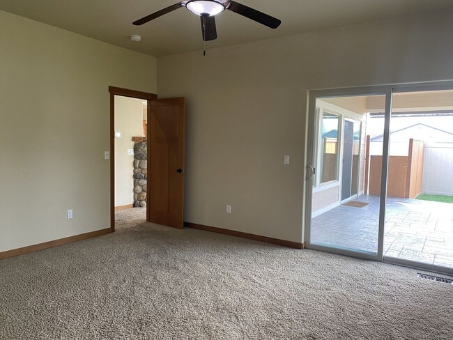 Building Photo - 3-bedroom, 1.75 Bath Home in the Village