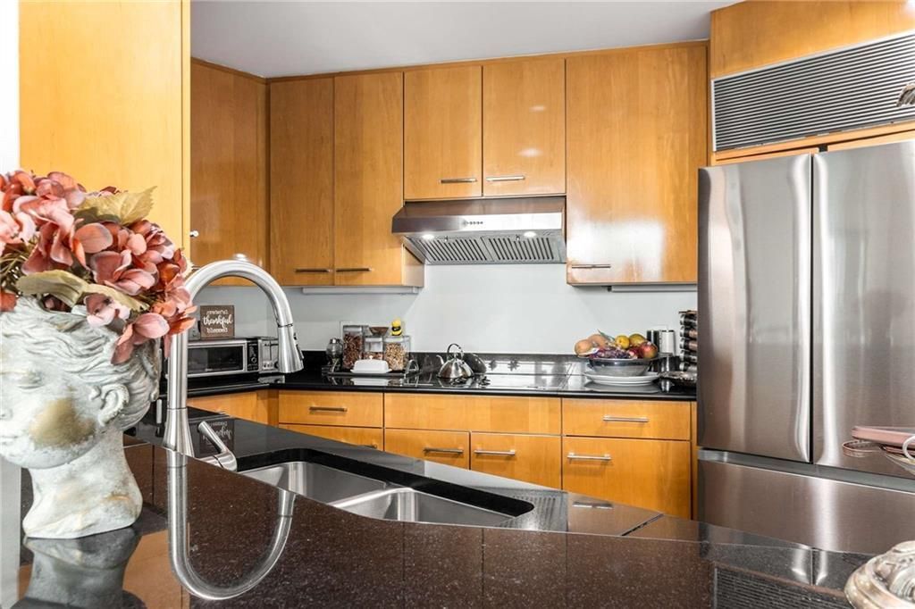 Building Photo - 700 Park Regency Pl NE