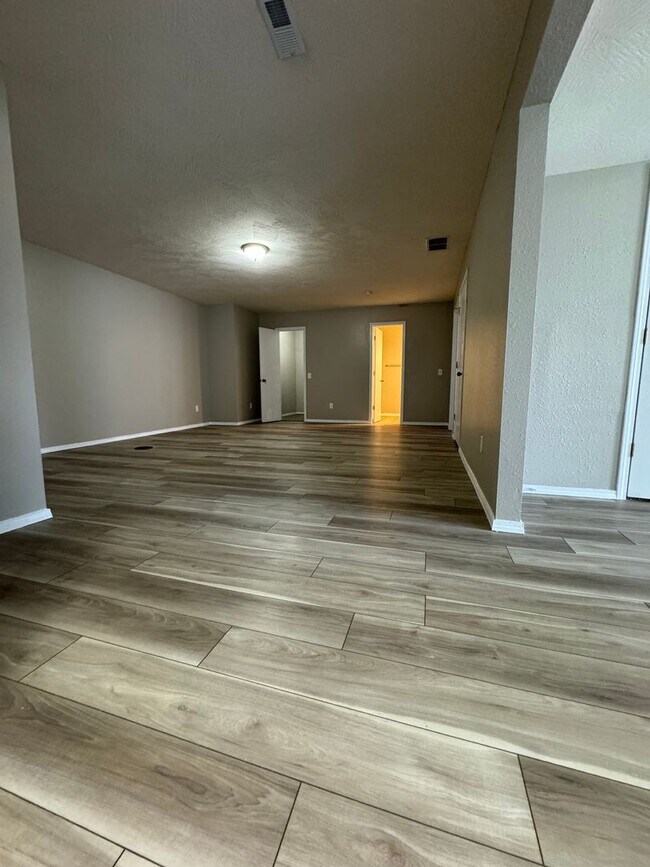 Building Photo - 4051 Condor Dr