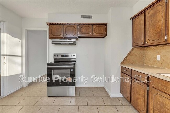 Building Photo - 1201 Mcdonald Dr