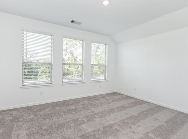 Building Photo - 526 Dry Fork Ln