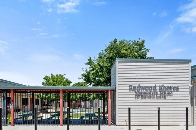 Building Photo - 142 Monaco Dr