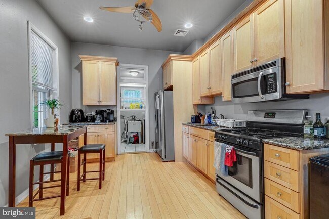 Building Photo - 4640 Silverwood St