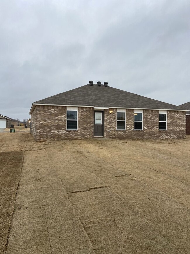 Building Photo - 3828 Travers Ln