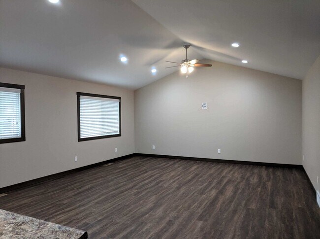 Building Photo - 11374 Emmons St