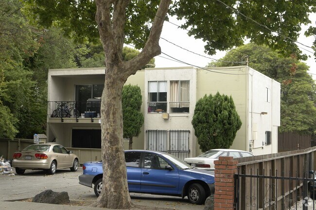 Building Photo - 2155 E 28th St