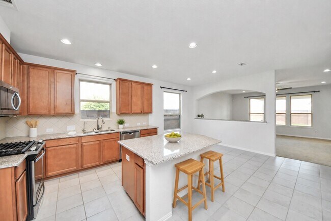 Building Photo - 23714 Via Viale Dr