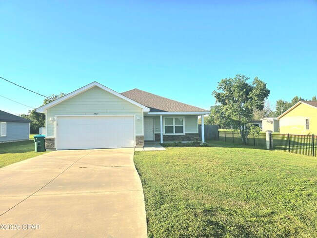 Building Photo - 3225 10 Acre Rd