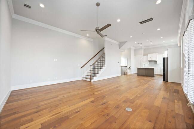 Building Photo - 826 Cage St