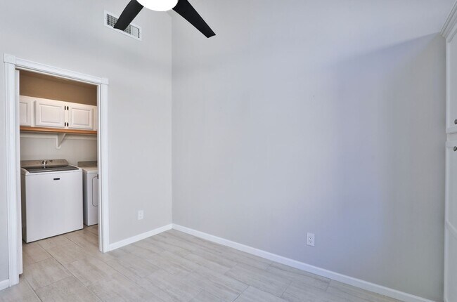 Building Photo - Pet Friendly 5-bedroom, 3 bath Home w/ Pool and Finished Basement