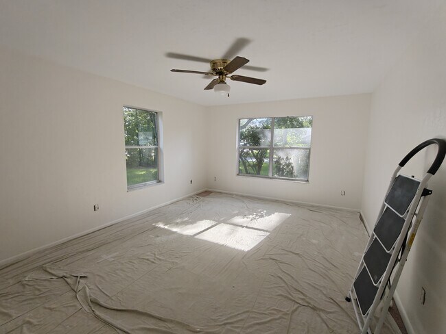 Building Photo - 6133 NW 33 St