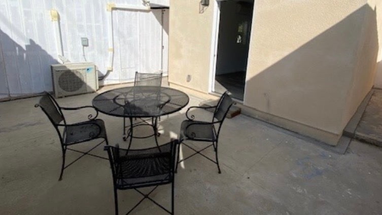 Private Patio - 433 S Fairview St