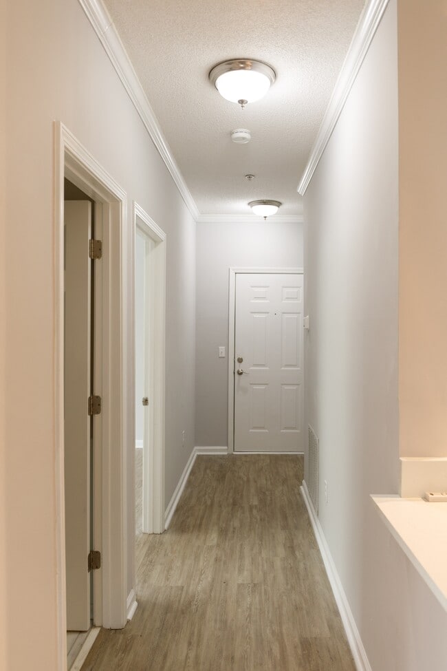 Building Photo - 45 Sycamore Ave