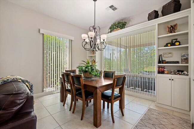 Building Photo - 39305 Fernwood Glen Ct