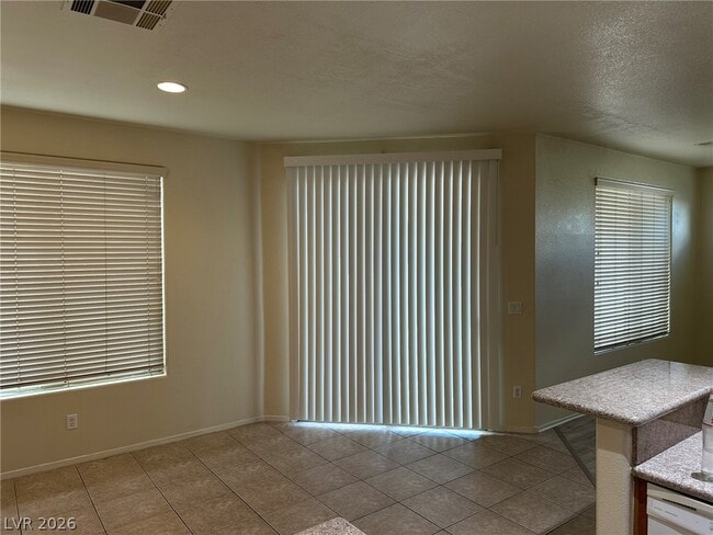 Building Photo - 10060 Bonterra Ave