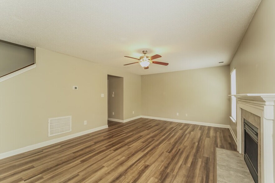 Building Photo - 203 Kingville Dr