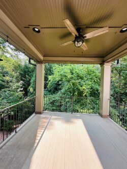 Building Photo - 2820 Hillside Springs Dr