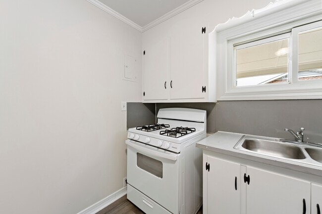 Building Photo - 548 Todd Dr NE