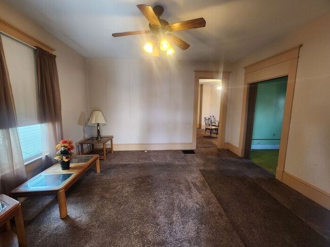 Building Photo - 2-3 Bedroom Home w/Large Kitchen - Section 8 Welcome & Pets Negotiable!