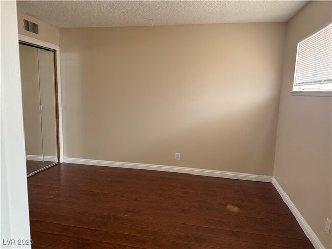 Building Photo - 5413 Mountain View Dr