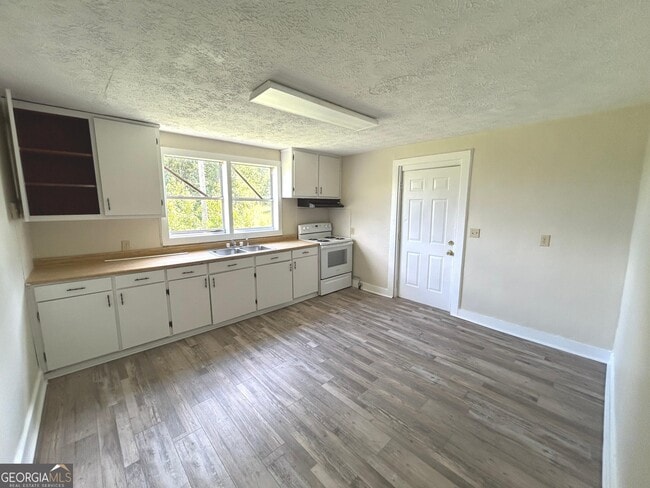 Building Photo - 2455 Pegasus Parkway