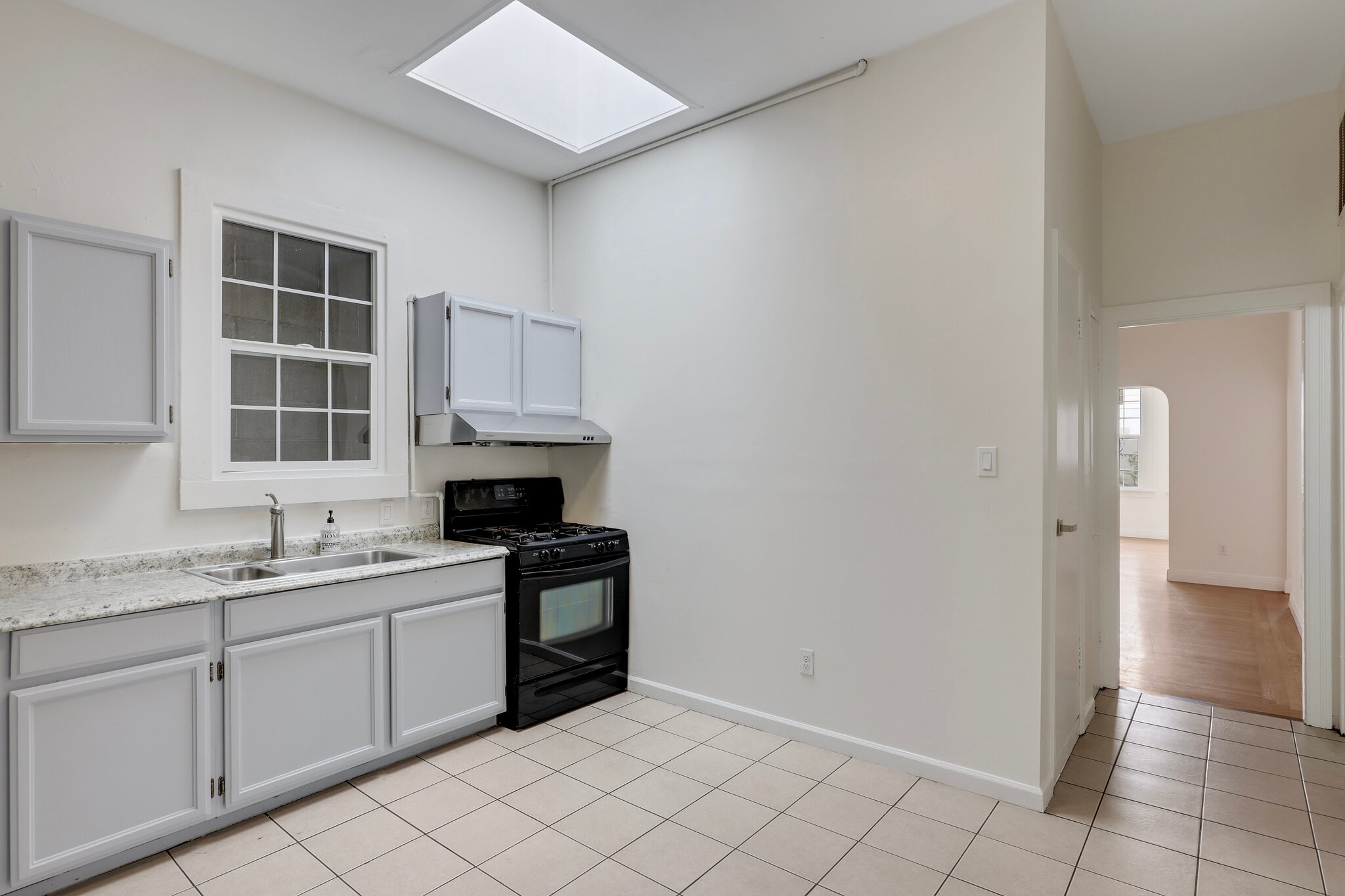 Kitchen - 213 7th St