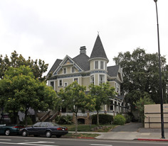 Building Photo - The Ruckers Mansion