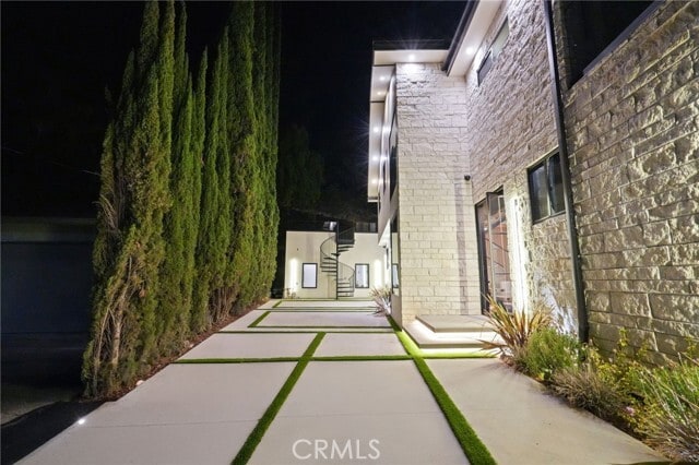 Building Photo - 4551 Alonzo Ave