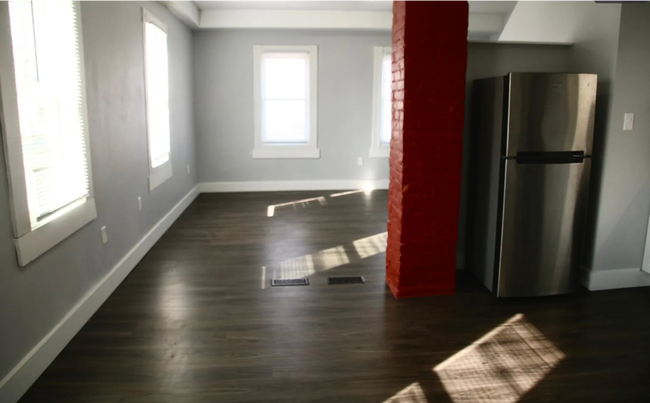 Building Photo - 1416-1418 Travis Street