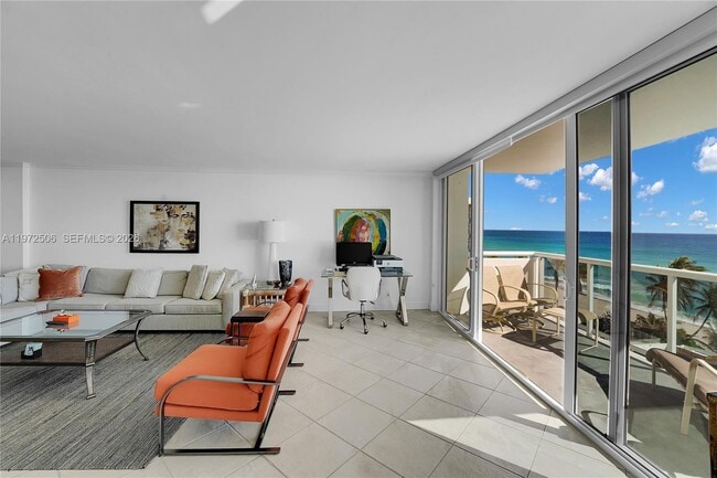 Building Photo - 3140 S Ocean Dr